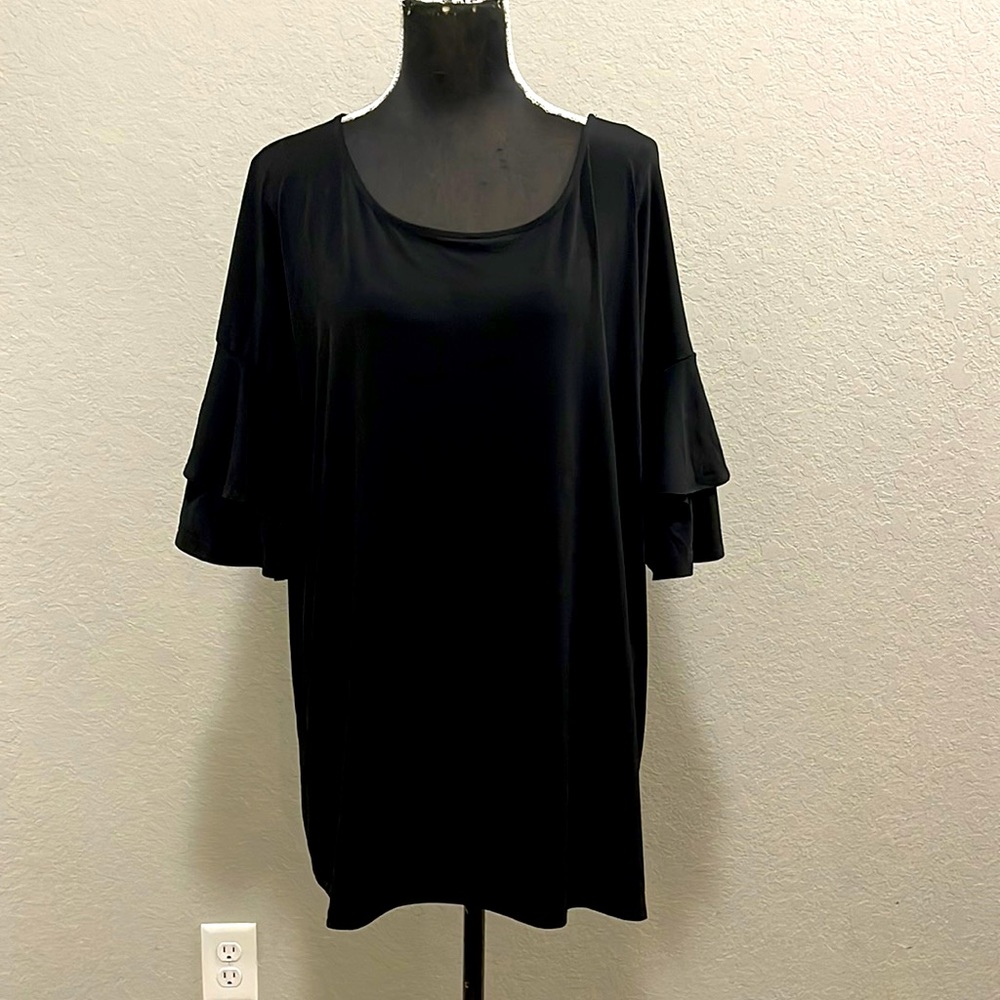NWT black ruffle sleeves top!
